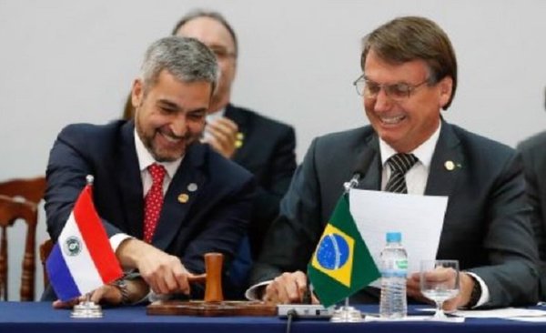 Bolsonaro ningunea al coronavirus y habla sobre frontera con Pedro Juan | Noticias Paraguay