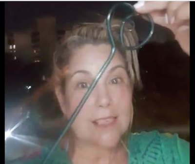 Bibi pidió auxilio, espléndida con una caipiriña en la mano | Crónica