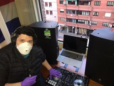 UN HIMNO A LA FE Pone música patria antivirus en Madrid | Crónica
