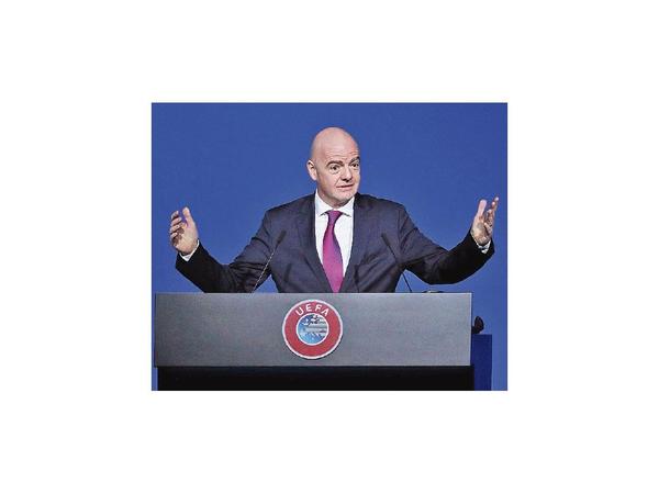 Infantino piensa en las reformas para el fútbol