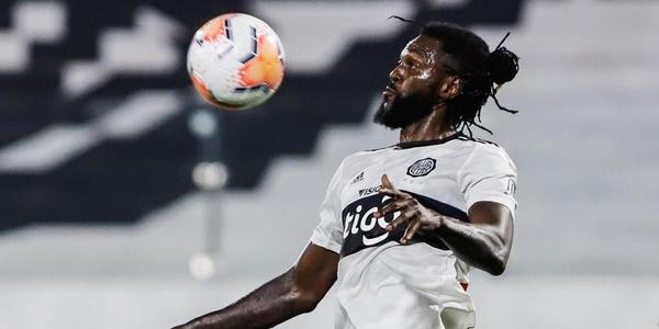 Adebayor volvió a su país por cuarentena de coronavirus en Paraguay » Ñanduti