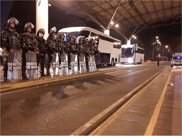 Paraguayos llegaron desde Brasil y cumplirán cuarentena en un hotel