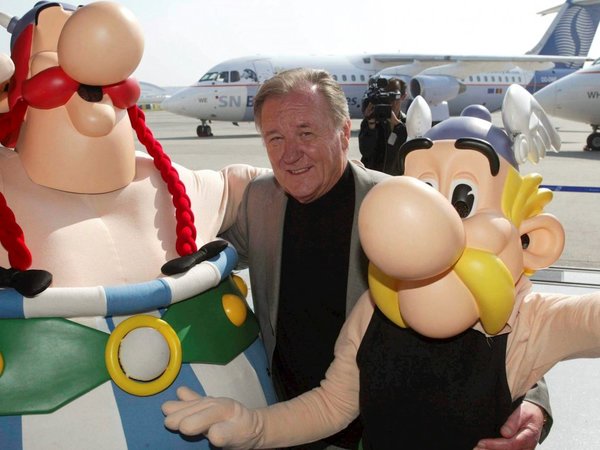 Muere Albert Uderzo, legendario dibujante de Astérix