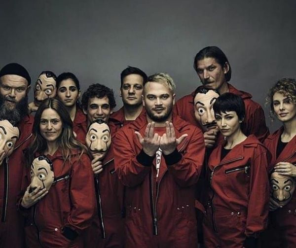 Álex Pina, “La casa de papel”: “Vamos a desfibrilar al espectador en su sofá” - Cine y TV - ABC Color