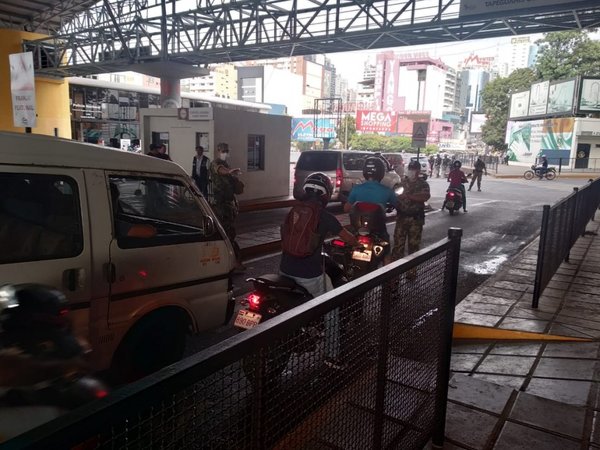 Gobierno ordenó cerrar todas las fronteras, incluso a paraguayos