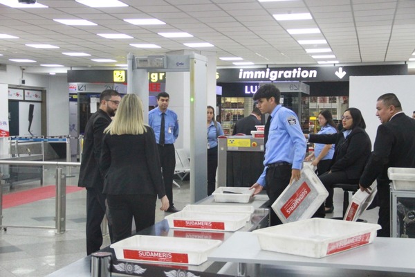 Paraguay decide cerrar los aeropuertos para vuelos comerciales