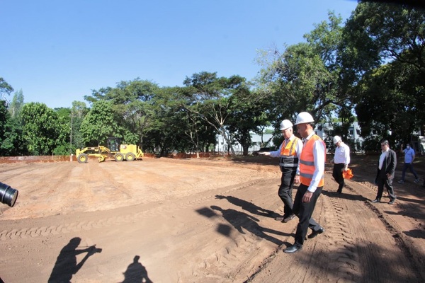 Prevén concluir en 30 días construcción de hospitales de contingencia - Paraguay Informa