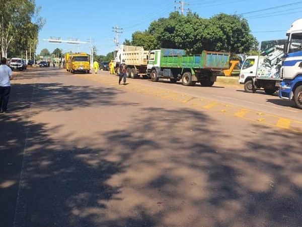 Covid-19: Desinfectan vehículos que ingresan a Villarrica