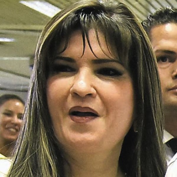 Dalia López pide revocar declaración de rebeldía - Nacionales - ABC Color