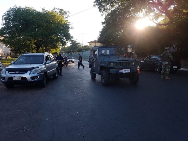Policía pide a sus agentes evitar “deslices” durante cumplimiento de la cuarentena - Nacionales - ABC Color