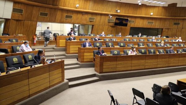 Aprueban que médicos cobren tres veces más durante la pandemia