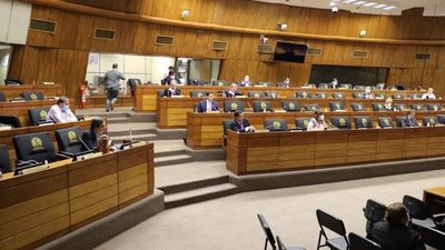 Médicos recibirán un plus que podría ser equivalente a tres salarios mínimos
