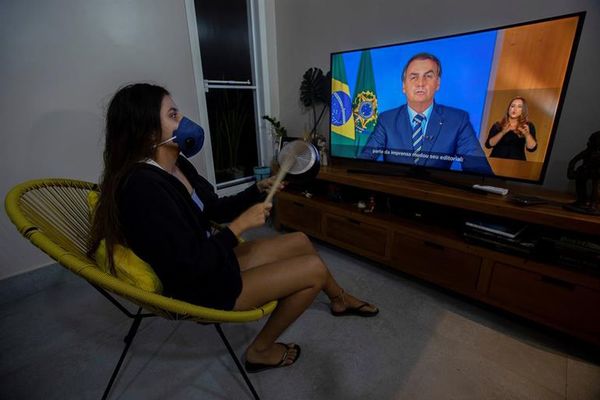 Bolsonaro califica al covid-19 de “gripecita” y critica el confinamiento - Mundo - ABC Color