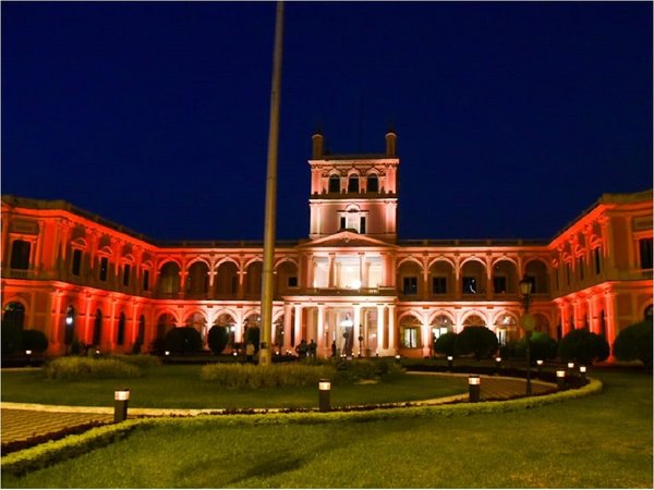 En honor a España, el Palacio de López luce sus colores este martes