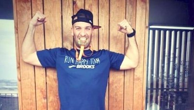 Corrió maratón de más de 40 km en su balcón | Crónica