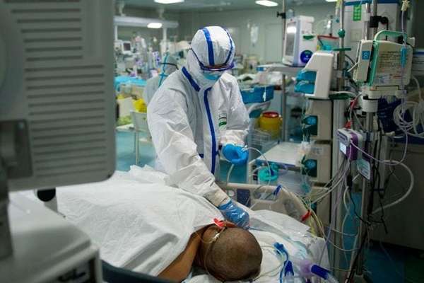 Hospitales desbordados y sanitarios agotados, imagen de la pandemia en España » Ñanduti