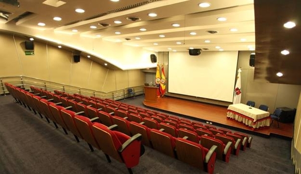 HOY / Universidades privadas anuncian tolerancia en cuotas