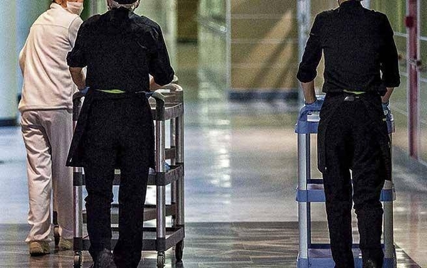 HOY / Covid-19: Por qué mata casi al doble de varones que a mujeres en España