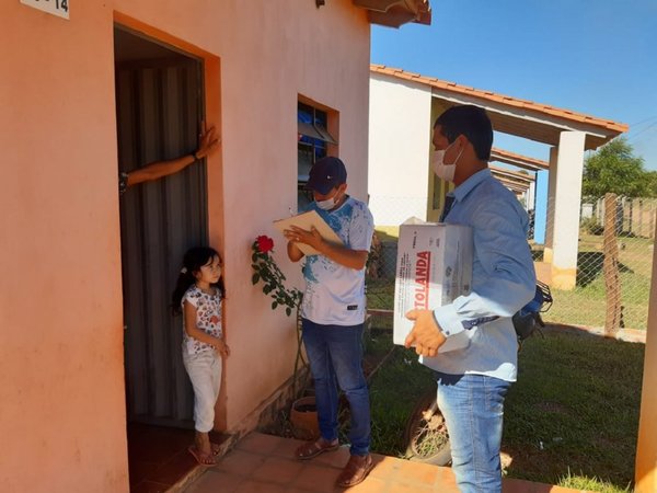 Entregan merienda escolar a alumnos en sus hogares