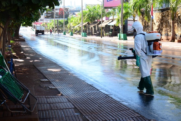 Municipalidad de CDE realiza desinfección de espacios públicos