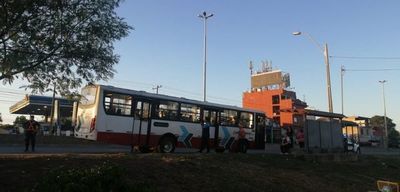 Controlan cumplimiento de pasajeros sentados en ómnibus