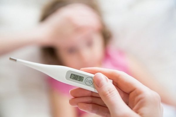 Infectólogo advierte sobre signos de alarmas en niños con coronavirus