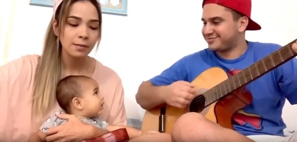 Male González y su pareja sorprendieron con una canción en medio de la cuarentena