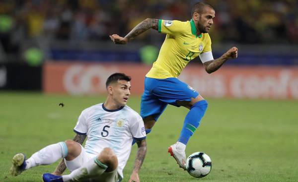 Dani Alves y su respuesta al presidente de Brasil