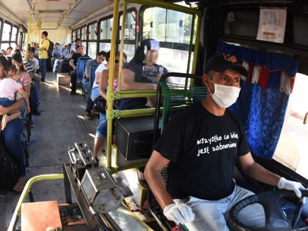 Piden suspender transporte público por temor a contagios