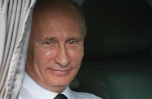 El llamativo traje antiviral con el que Vladímir Putin visitó el hospital de Moscú - SNT
