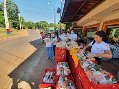 Más jóvenes se suman a repartir víveres ante pandemia del Covid-19