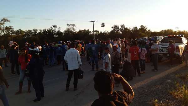 Pobladores de Carmelo Peralta exigen parar con obras o tomar medidas urgentes