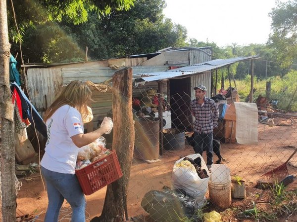 Más jóvenes se suman a repartir víveres ante pandemia del Covid-19