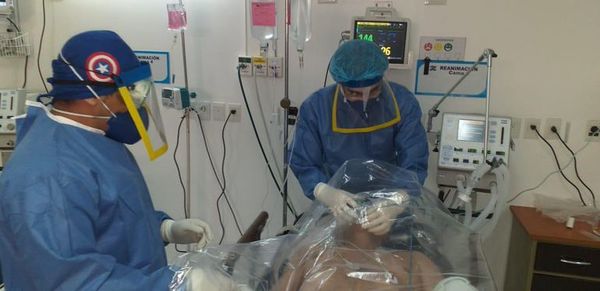 Covid-19: Uno de cada tres enfermos en Paraguay es personal de blanco
