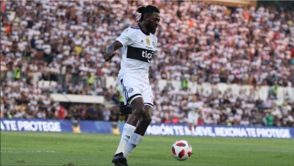 Olimpia aclaró que no estuvo de acuerdo con el viaje de Emmanuel Adebayor - RCC