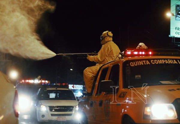 Covid-19: Bomberos Voluntarios desinfectan las calles de Lambaré