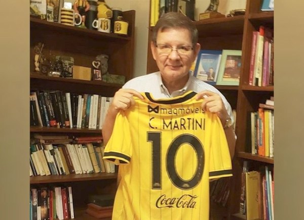 “Los fantasmas que habitan mi biblioteca son amigables”, he’i | Crónica