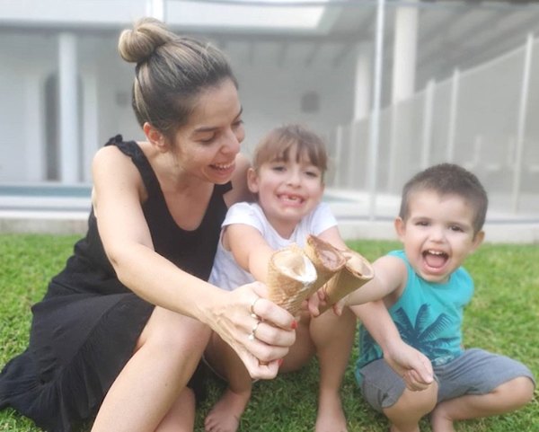 ¡Famosos tienen que limpiar y cocinar! | Crónica