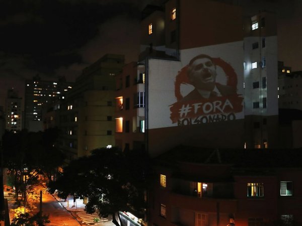 Bolsonaro enfrenta rebelión política por manejo de la crisis del Covid-19