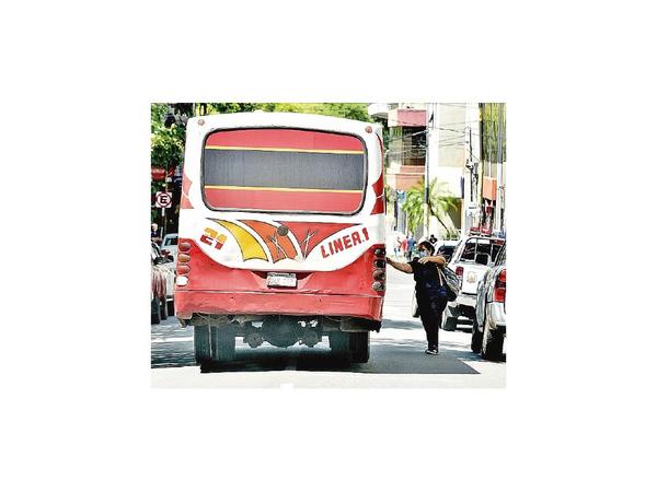 Transporte pide suspender el servicio