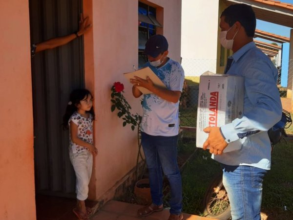 Por cuarentena  entregan  merienda escolar a los niños de Canindeyú