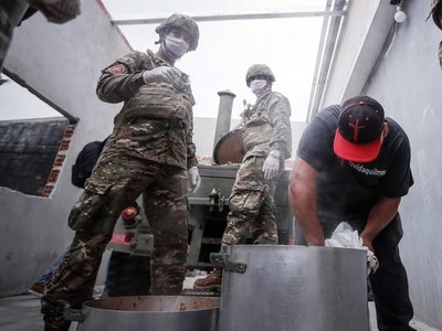 El Ejército argentino comienza a repartir alimentos por la cuarentena