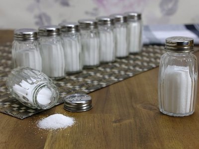 Estudio revela que demasiada sal debilita el sistema inmunitario