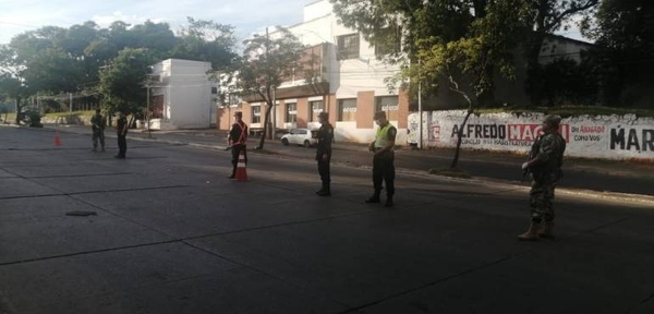 HOY / Guerra contra COVID-19: redoblan controles y exigen constancia laboral