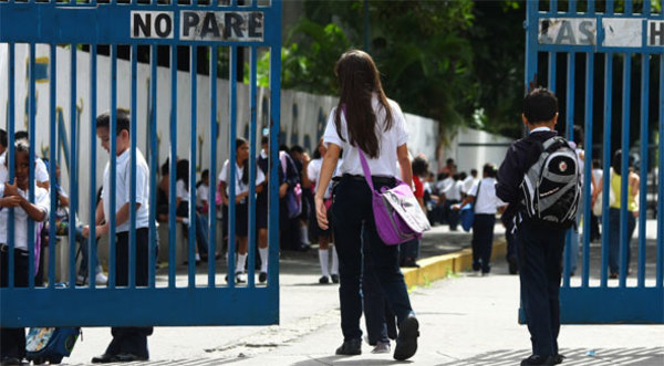 Colegios privados no aprueban propuesta para exonerar el 50% de las cuotas » Ñanduti
