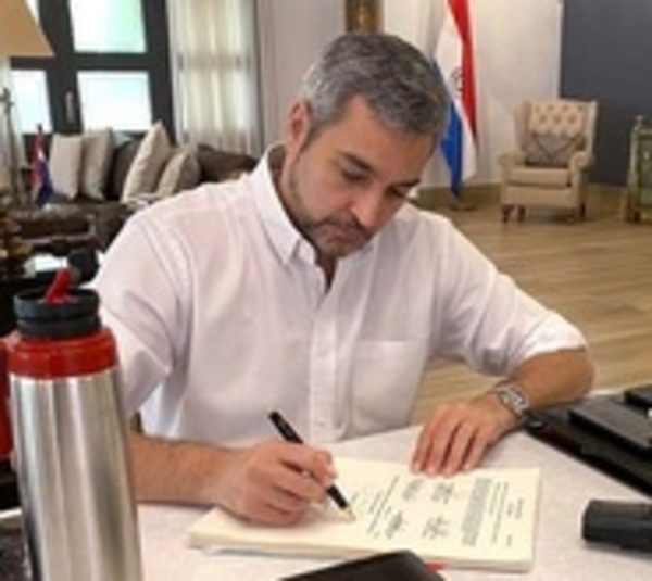 Presidente da visto bueno a exoneración de pago de servicios - Paraguay.com