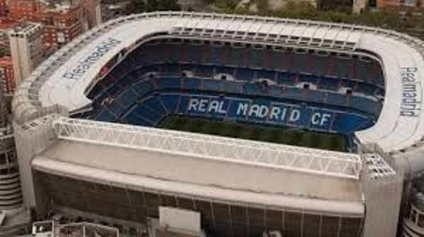 El Santiago Bernabeu se convierte en una gran depósito de insumos contra el coronavirus
