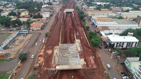 Concluye montaje de vigas, pero trabajos se paralizan hasta nuevo aviso