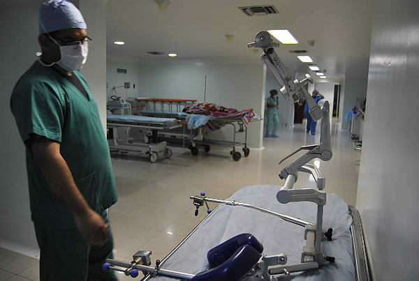 Sistema de Salud solo cuenta con 20 camas de terapia con respiradores para COVID-19 - Paraguay Informa