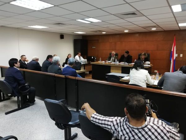 Camilo y Guchiré denuncian a jueces ante la fiscalía por incumplir medidas sanitarias